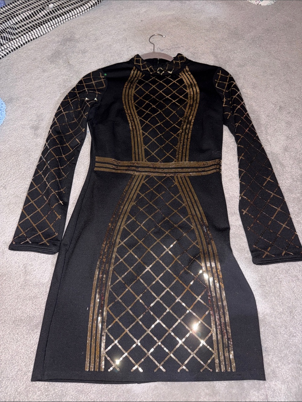 VENUS Black & Gold Long-Sleeve Bodycon Dress